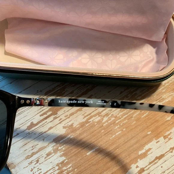 Kate Spade Black Sunglasses with Pink Case - Picture 2 of 6
